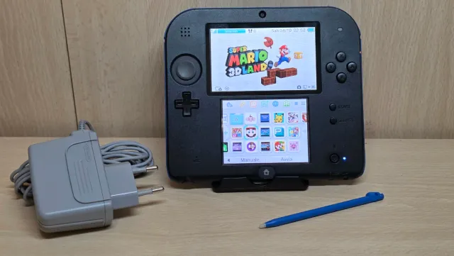 Nintendo 2DS Blu e Nero con giochi