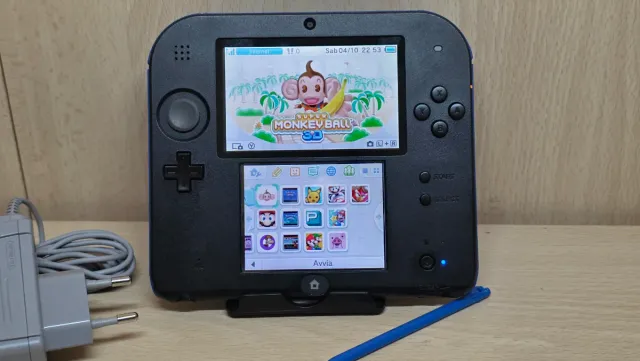 Nintendo 2DS Blu e Nero con giochi