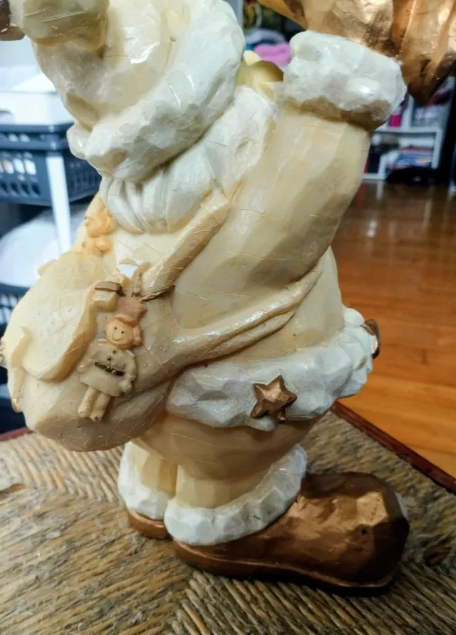 Papá Noel hecho a mano en nácar