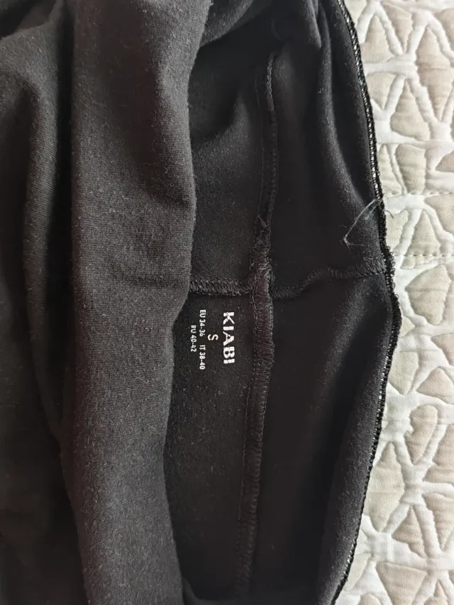 Leggins premamá negra.