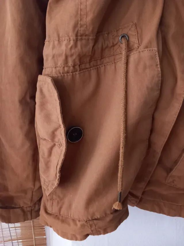Chaqueta Marrón con forro desmontable