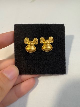 Pendientes dorados diseño original