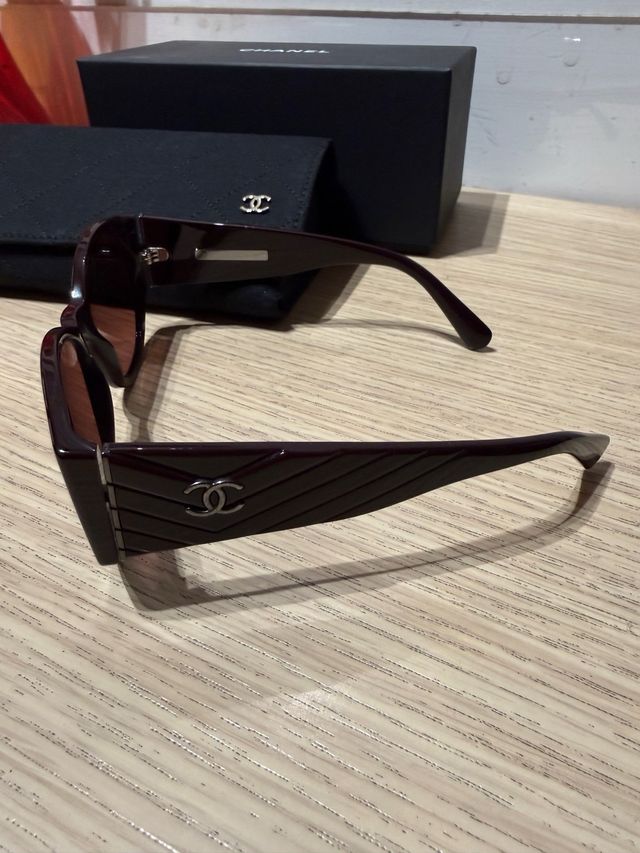 Occhiali da sole Chanel Borgogna