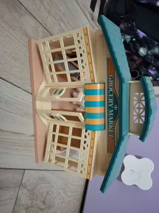 Sylvanian Families Mercato + 3 personaggi