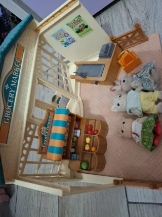 Sylvanian Families Mercato + 3 personaggi