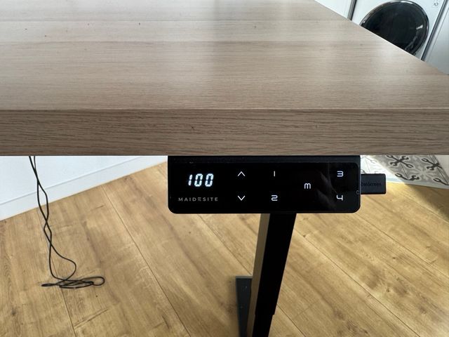 Escritorio Elevable Madera y Metal