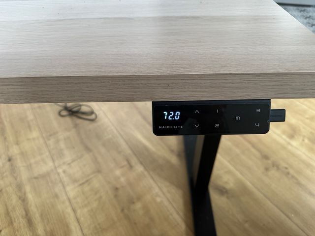 Escritorio Elevable Madera y Metal