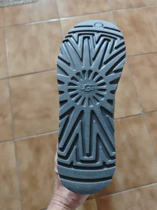 Botas de nieve UGG talla 43 grises