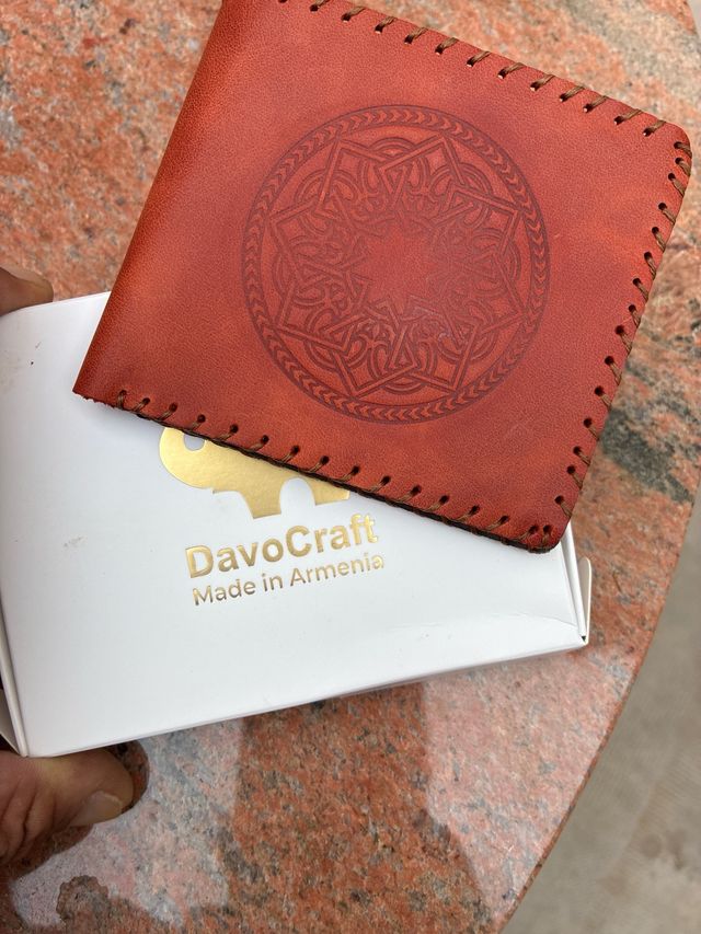 Cartera de piel auténtica con diseño