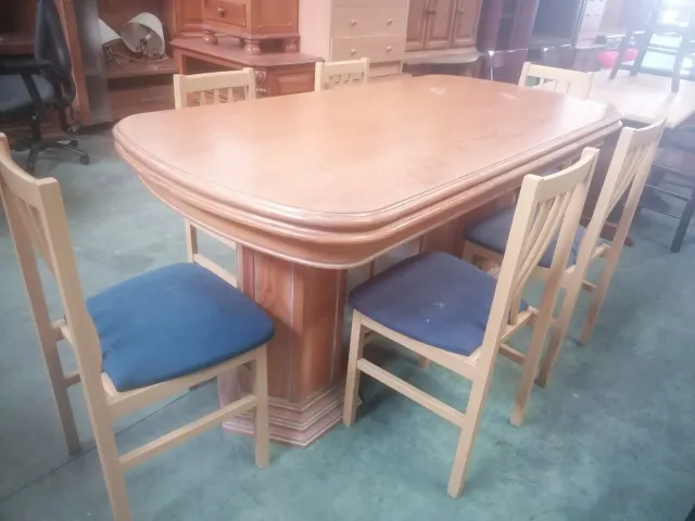 Mesa de comedor y 6 sillas