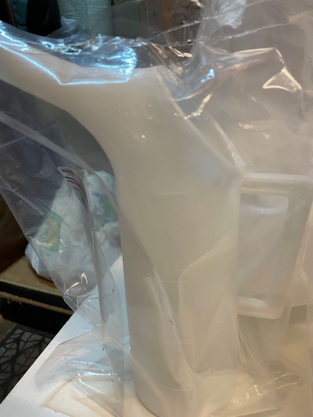 Jarra e provetas medidoras de plástico