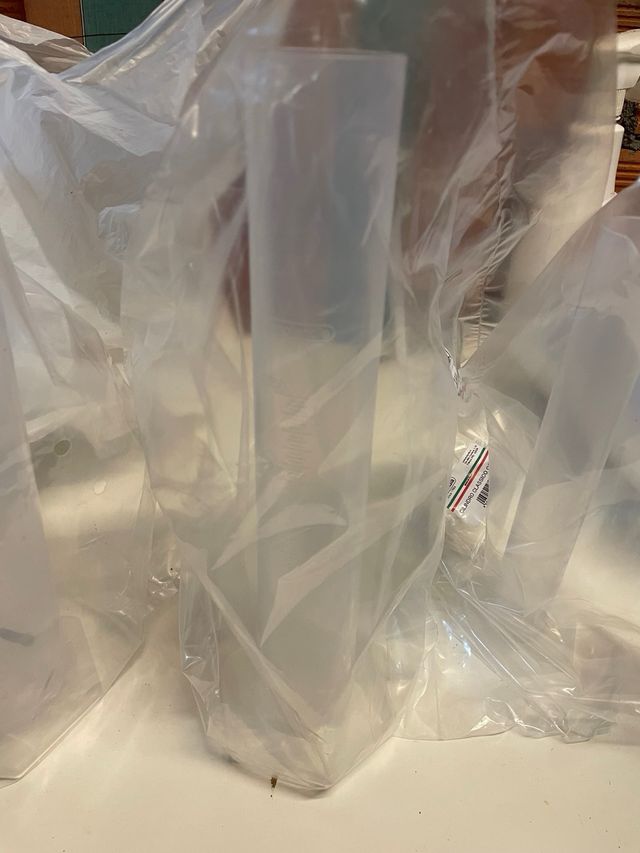 Jarra e provetas medidoras de plástico