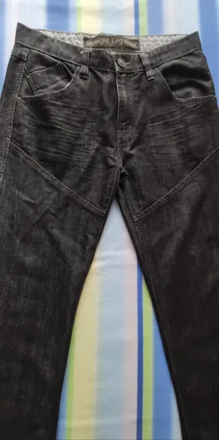 Pantalón vaquero negro