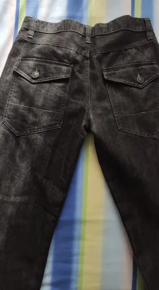 Pantalón vaquero negro