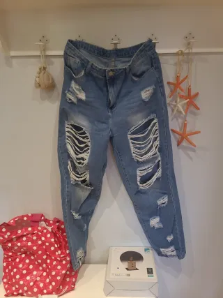 Pantalones vaqueros rotos