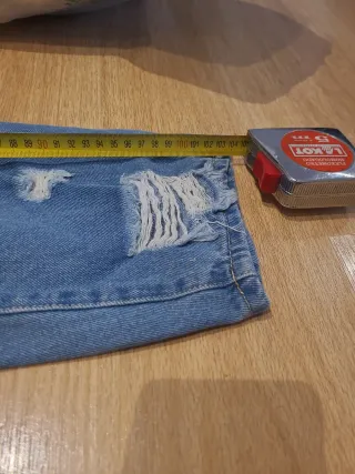 Pantalones vaqueros rotos