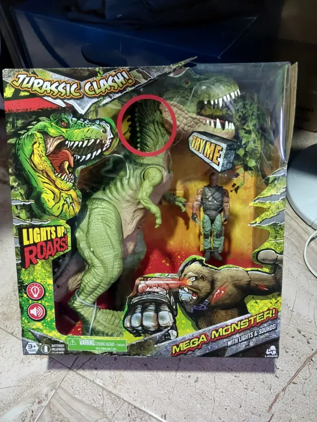 Juguete Jurassic Clash T-Rex con figura
