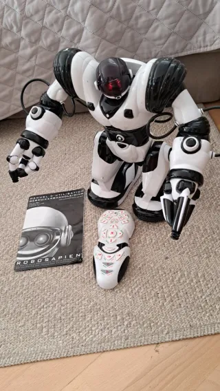 Robot Robosapiens  con mando