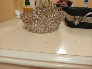 Vestido de fiesta morado y dorado