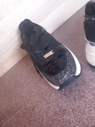 Zapatillas deportivas mujer negras y plateadas