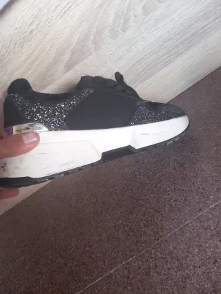 Zapatillas deportivas mujer negras y plateadas