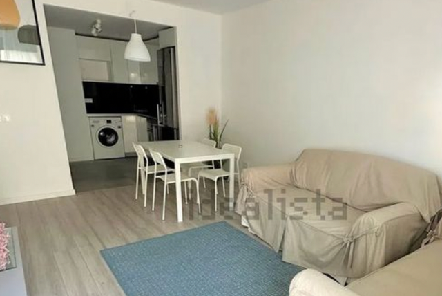 Mesa comedor blanca y 4 sillas