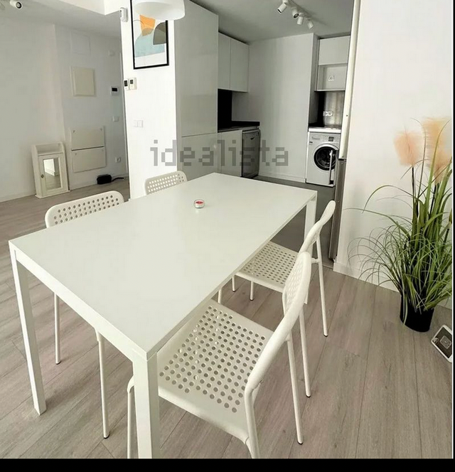 Mesa comedor blanca y 4 sillas