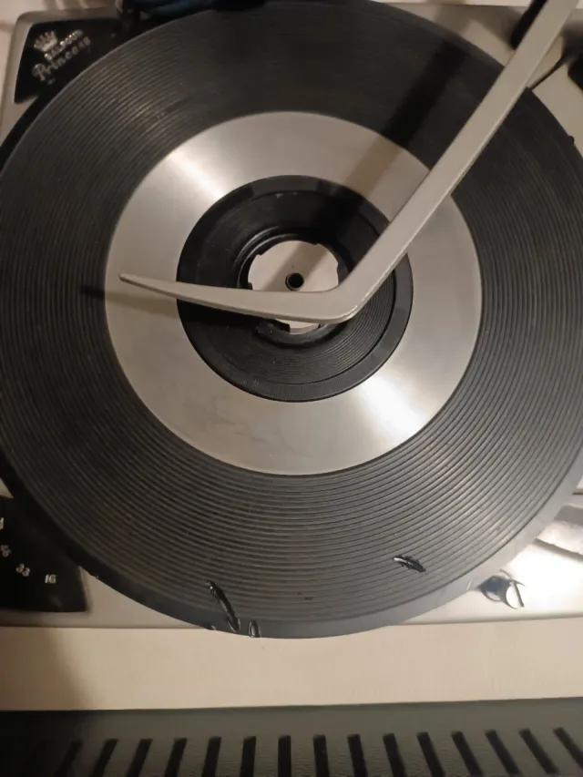 Tocadiscos HMV Portátil