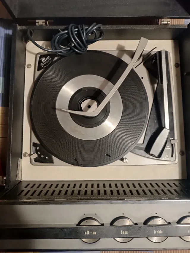 Tocadiscos HMV Portátil