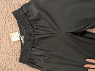 Pantalón negro efecto piel Only