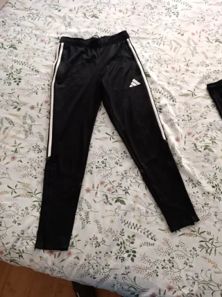 Pantalón chándal Adidas negro