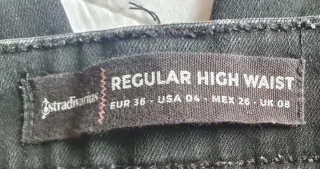 Pantalón vaquero negro