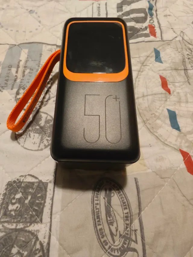 Batteria esterna 5000 mAh con cavo