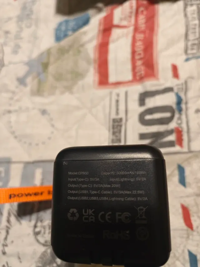 Batteria esterna 5000 mAh con cavo