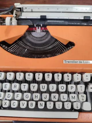 Macchina da scrivere OLYMPIA Traveller de Luxe