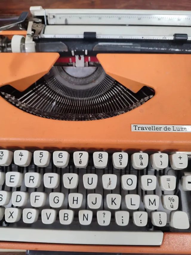 Macchina da scrivere OLYMPIA Traveller de Luxe