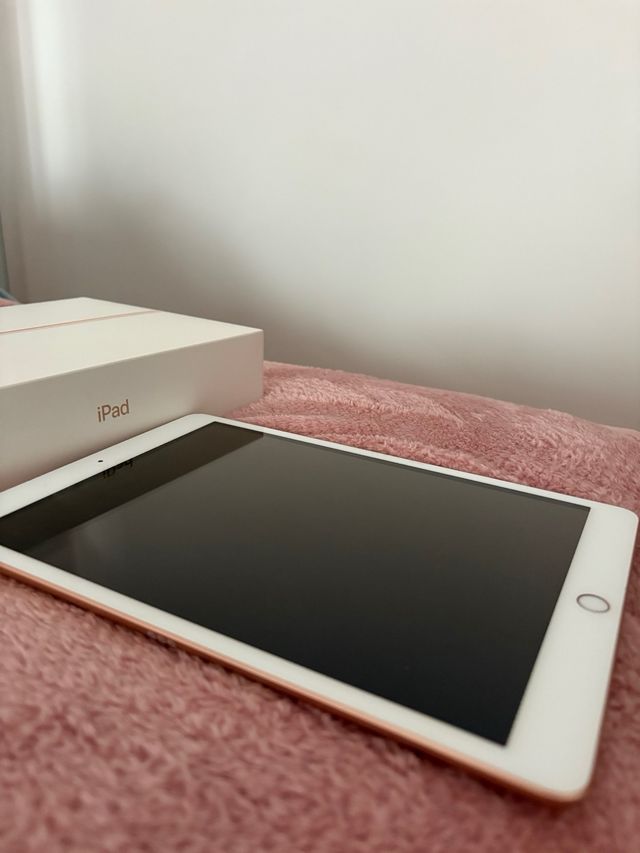 iPad 8ª Gen 10.2 + Funda + Teclado