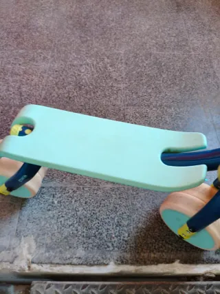 Triciclo infantil azul y verde