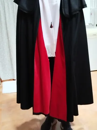 Capa Española Negra y Roja Talla Única
