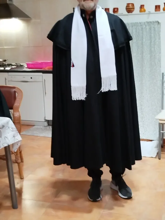 Capa Española Negra y Roja Talla Única