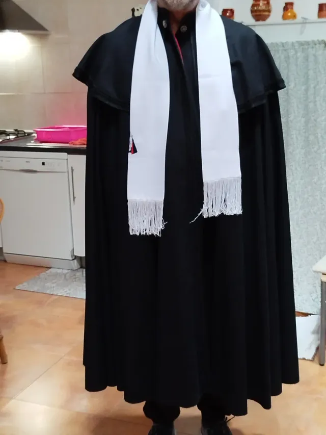 Capa Española Negra y Roja Talla Única