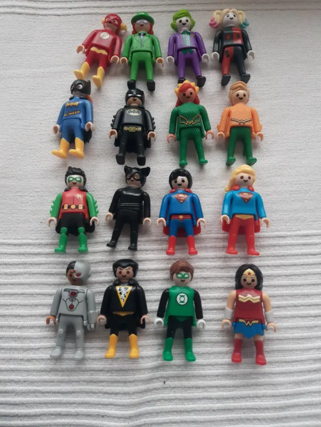 Colección completa DC Huevos Kinder Playmobil