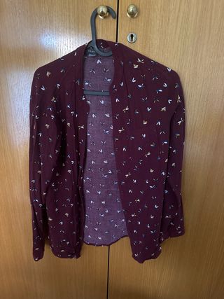Camisa burdeos estampada Primark talla 36