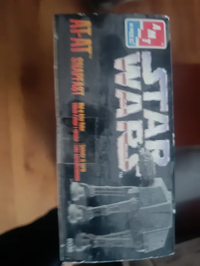 Maqueta Star Wars AT-AT Snapfast ERTL