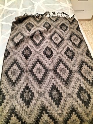 Elegante bufanda caballero rombos gris y negro