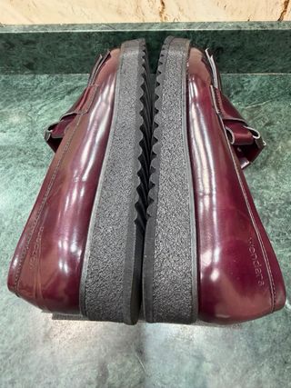 Mocasines Wonders burdeos piel. Talla 38