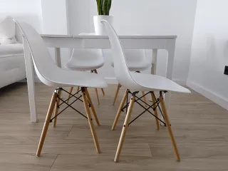 Mesa extensible y 4 Sillas Comedor. NO ENVÍO