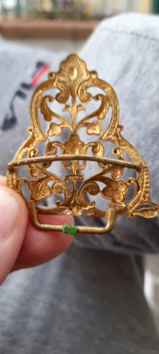 Fibbia vintage dorata smaltata