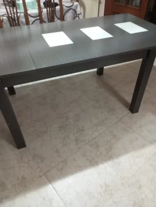 Mesa de salón extensible gris madera