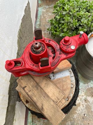 Exprimidor de uvas o aceitunas regalo triturador